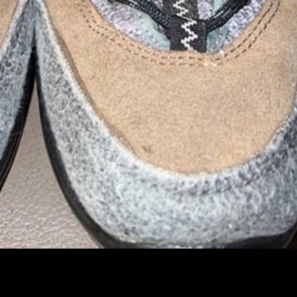 Salomon Suede Hiking Boots, Women’s size 37 2/3 - Picture 3 of 8